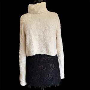Aerie Cream Off White Fuzzy Cropped Turtleneck Long Sleeve Sweater Large